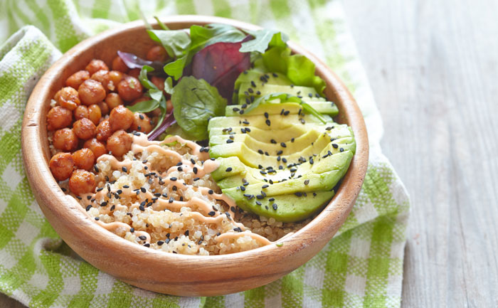 Buddha bowl au quinoa et aux pois chiches