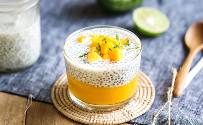 Pudding aux graines de Chia, gelée de mangue et citron vert